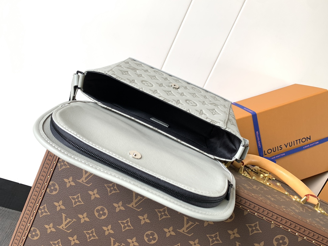 Louis Vuitton M14912灰丝印 变码芯片163C