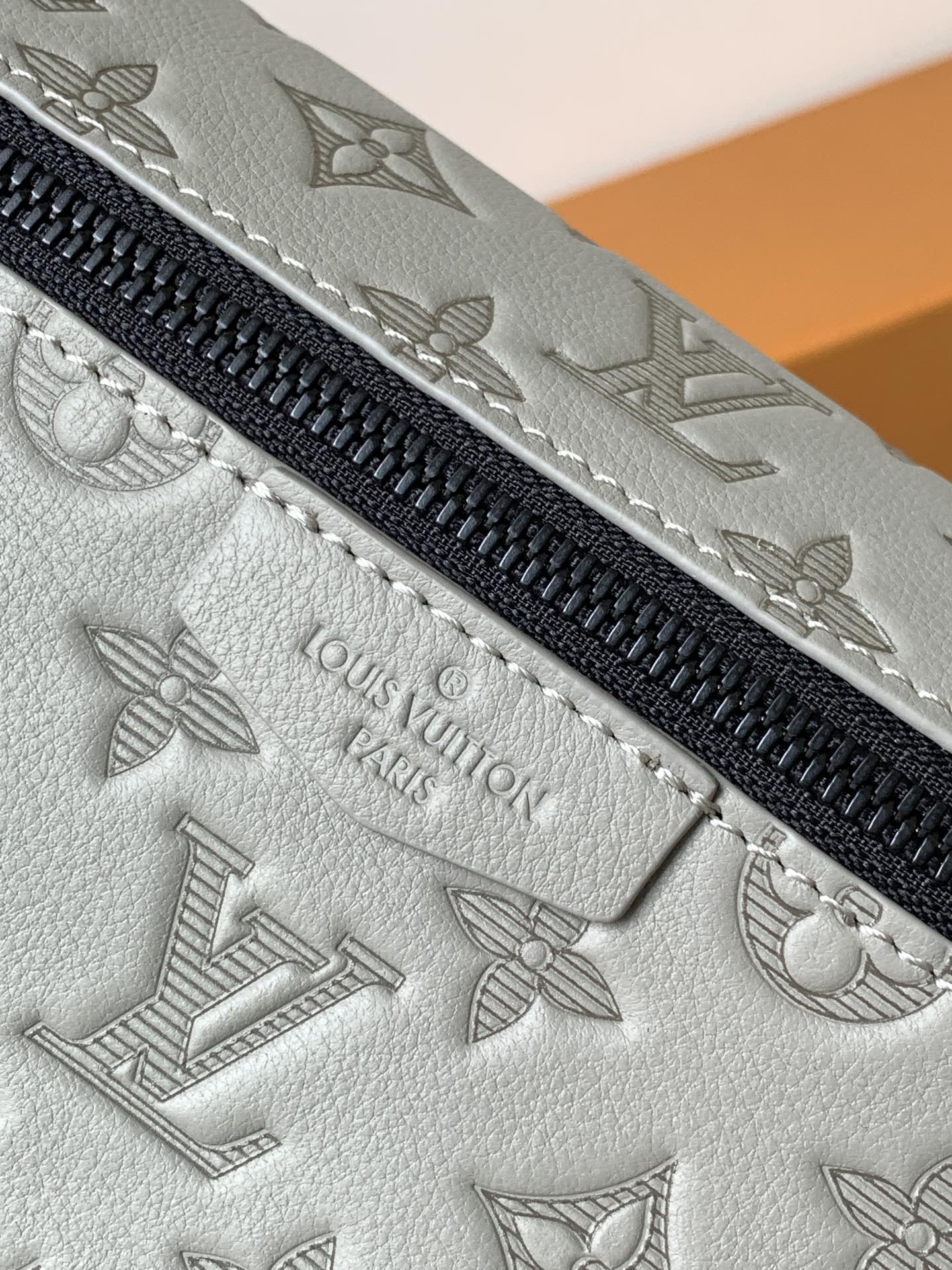 Louis Vuitton M14912灰丝印 变码芯片163C