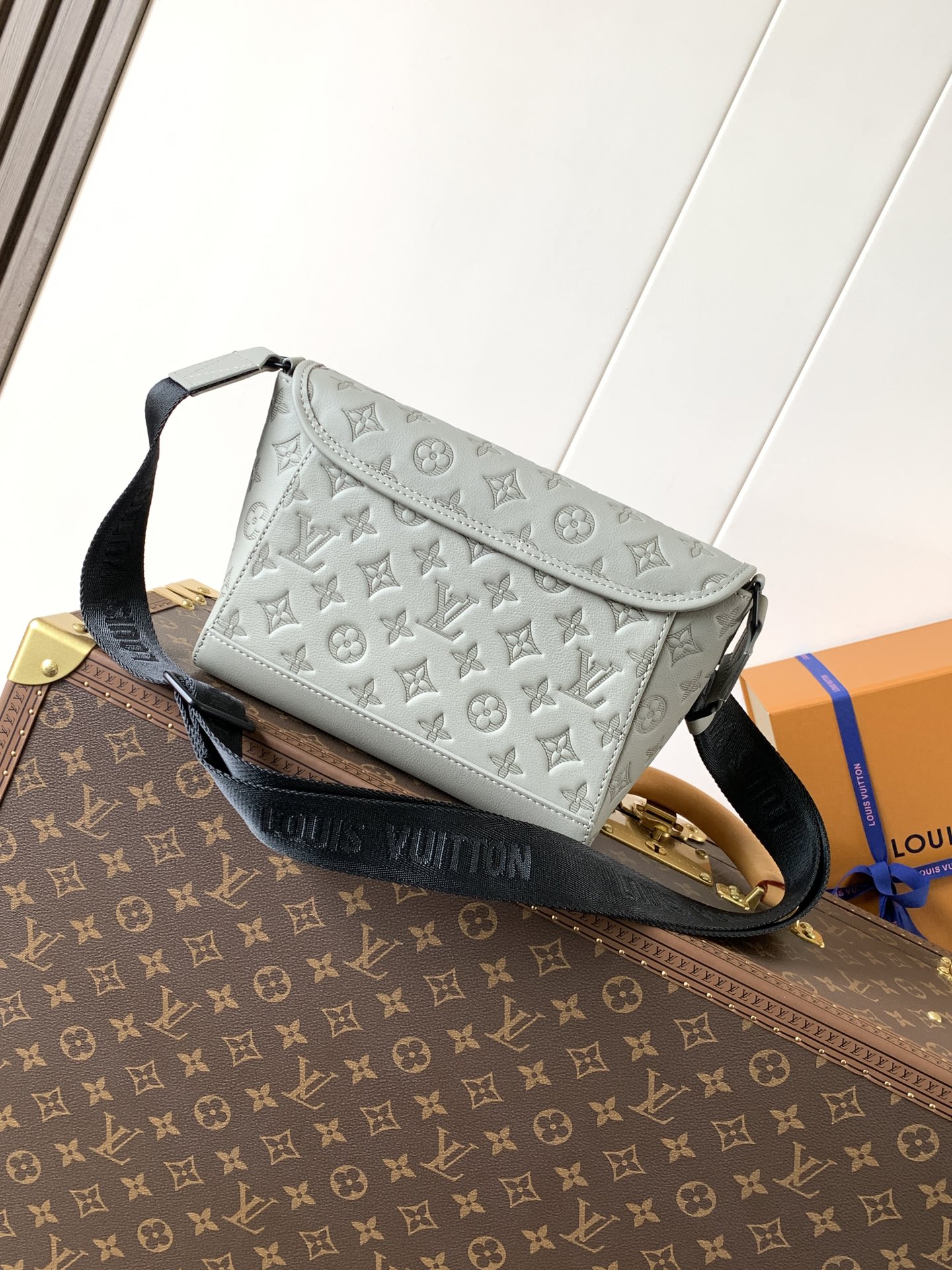 Louis Vuitton M14912灰丝印 变码芯片163C