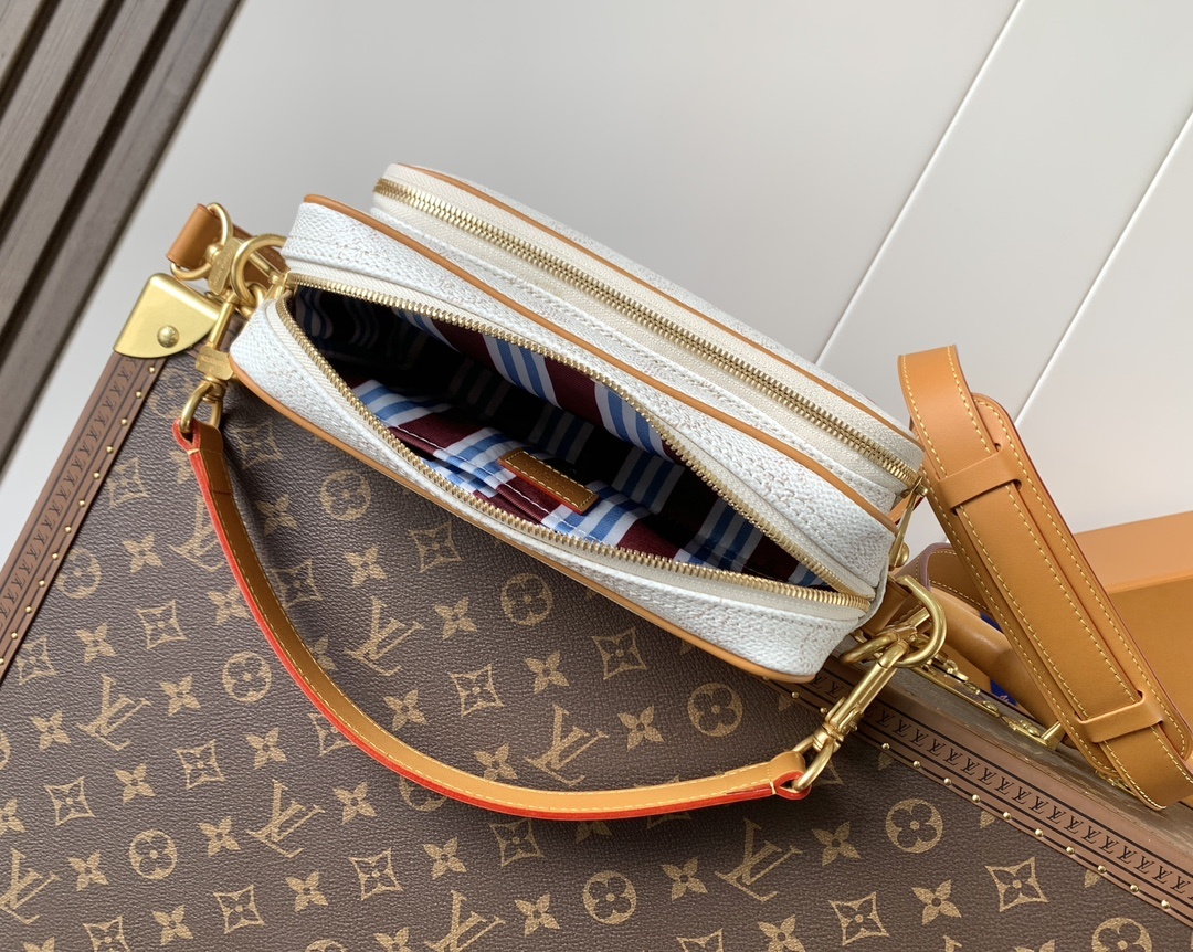 M14682 顶级原单 变码芯片163C Pharrell Williams 采用 Monogram H