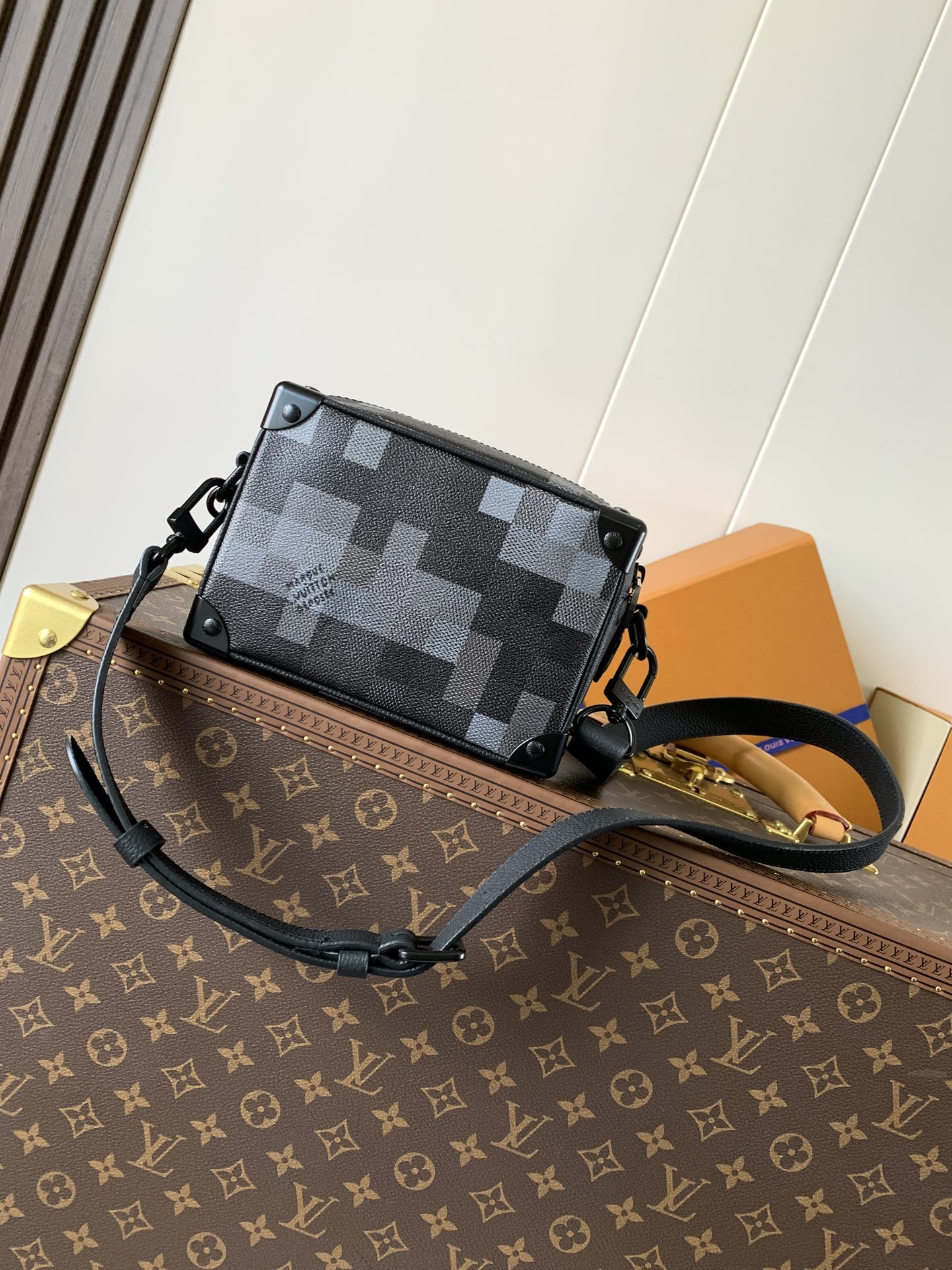 M14922 顶级原单 变码芯片163C 本款Mini Soft Trunk手袋为Damoflage B