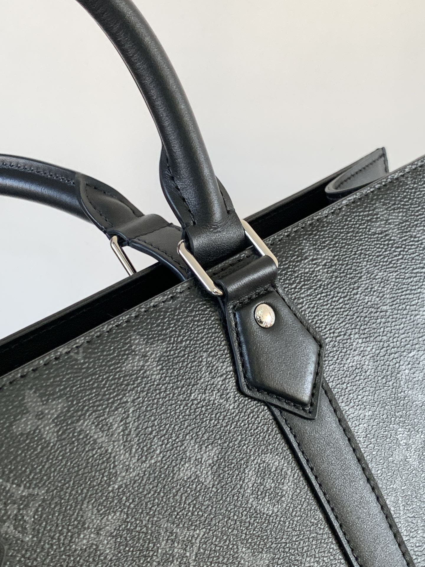 Givenchy M47059黑花 变码芯片163C