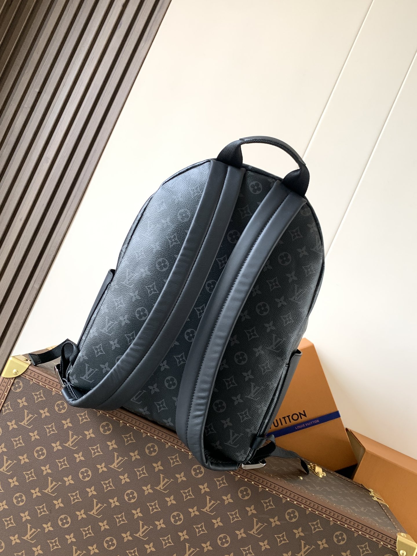 M22545中号 顶级原单 变码芯片163C 本款 Discovery 中号双肩包以 Monogram 