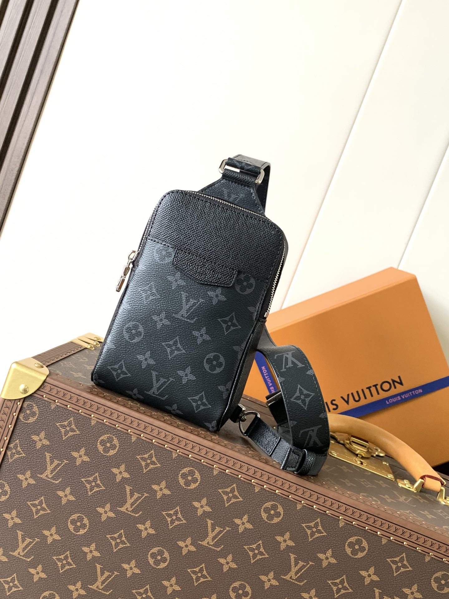 M30741黑花 顶级原单 变码芯片163C OUTDOOR 单肩包Taigarama 系列全新推出此款