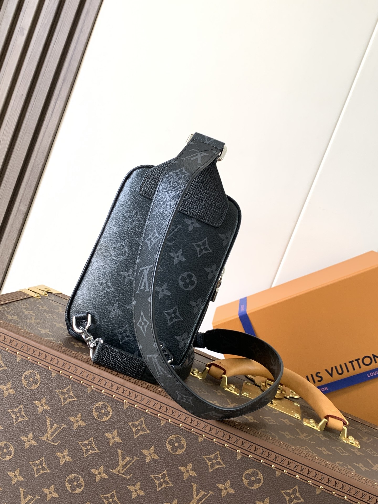 M30741黑花 顶级原单 变码芯片163C OUTDOOR 单肩包Taigarama 系列全新推出此款