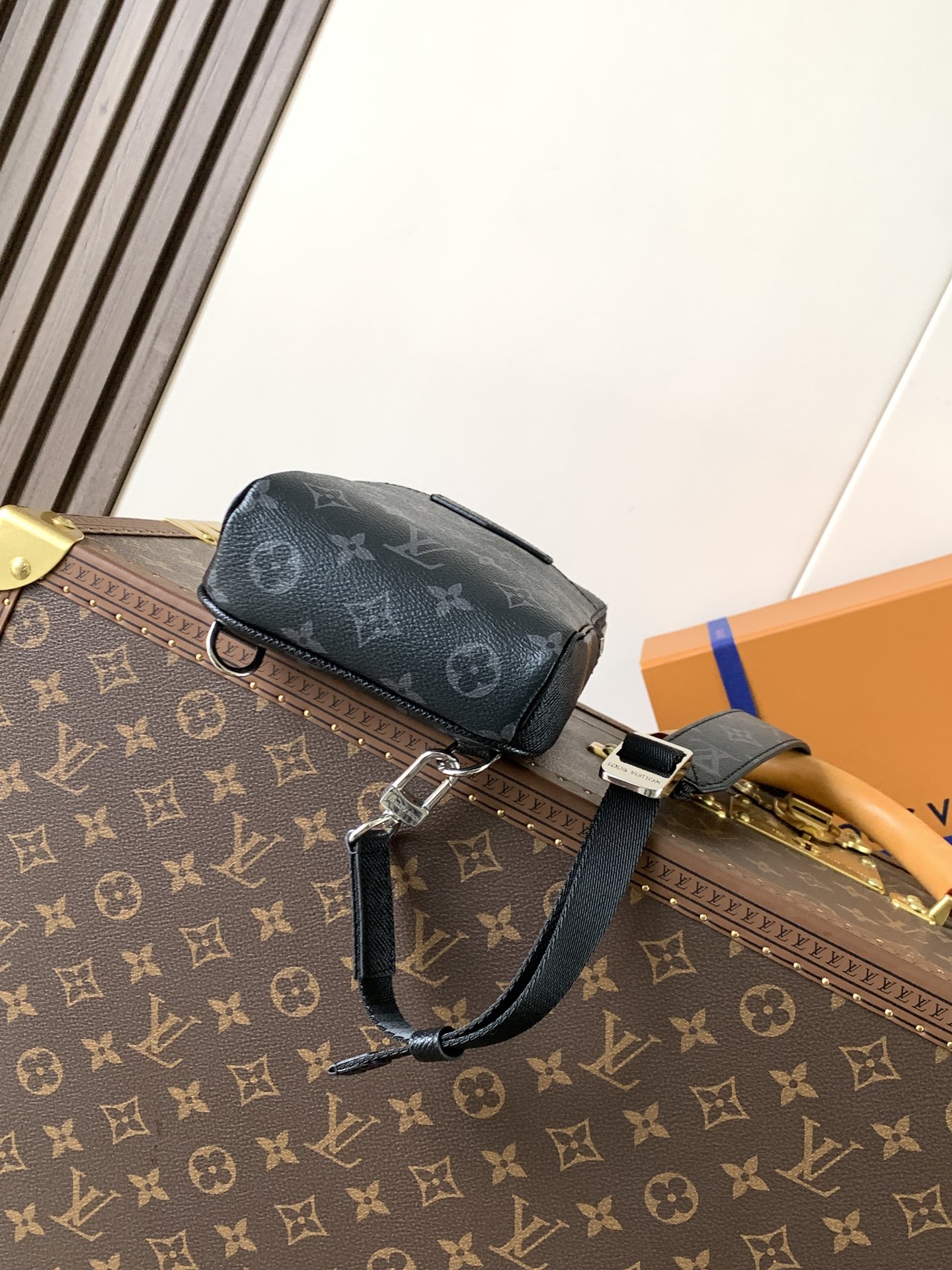 M30741黑花 顶级原单 变码芯片163C OUTDOOR 单肩包Taigarama 系列全新推出此款