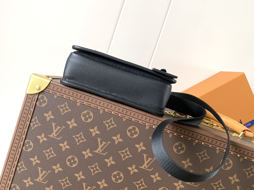 M13963黑色 顶级原单 变码芯片163C 最新款 Bosphore 迷你手袋得名于品牌 2000 年