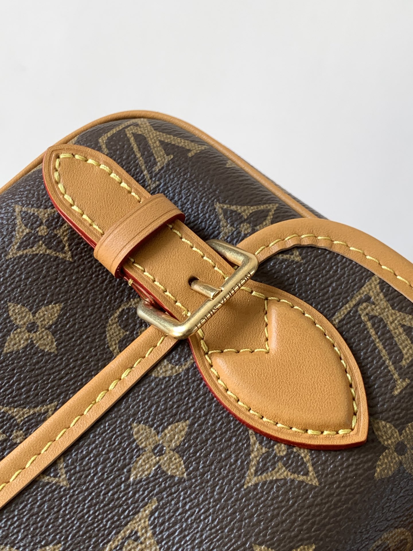 M26805 顶级原单 变码芯片163C 本款 Satchel 迷你手袋出自Monogram Archi