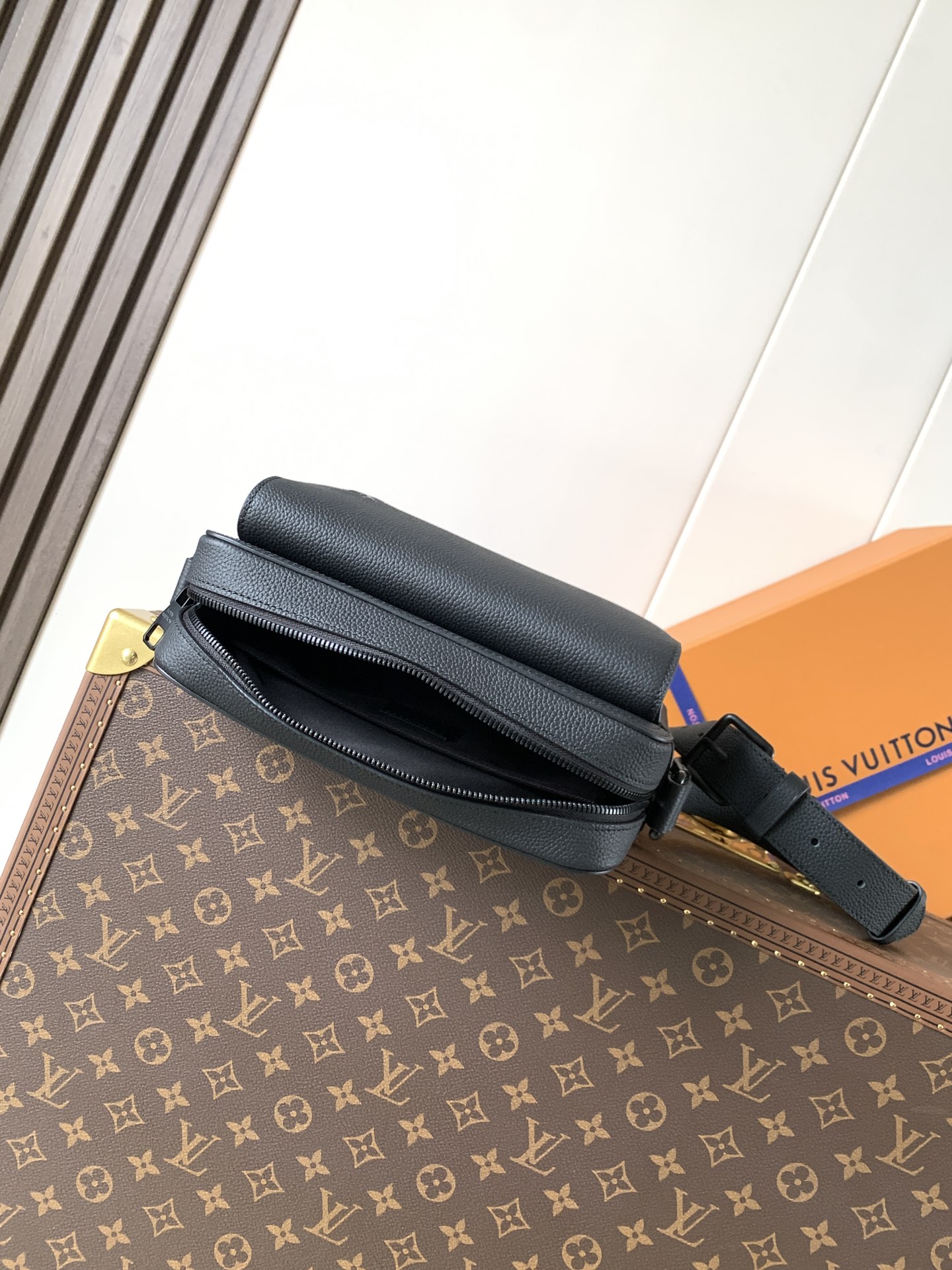 Louis Vuitton M15265黑色 变码芯片163C
