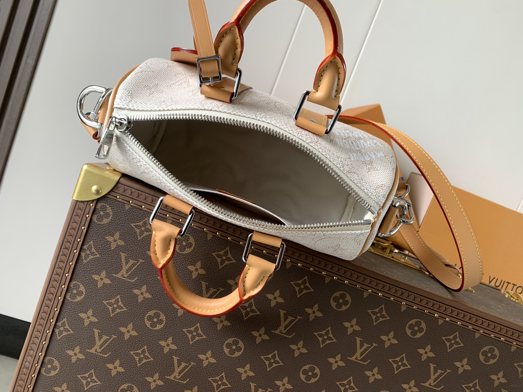 Louis Vuitton M27161 变码芯片163C 本款 Keepall Bandoulière 25 手袋浓缩 Keepall 旅行袋设计