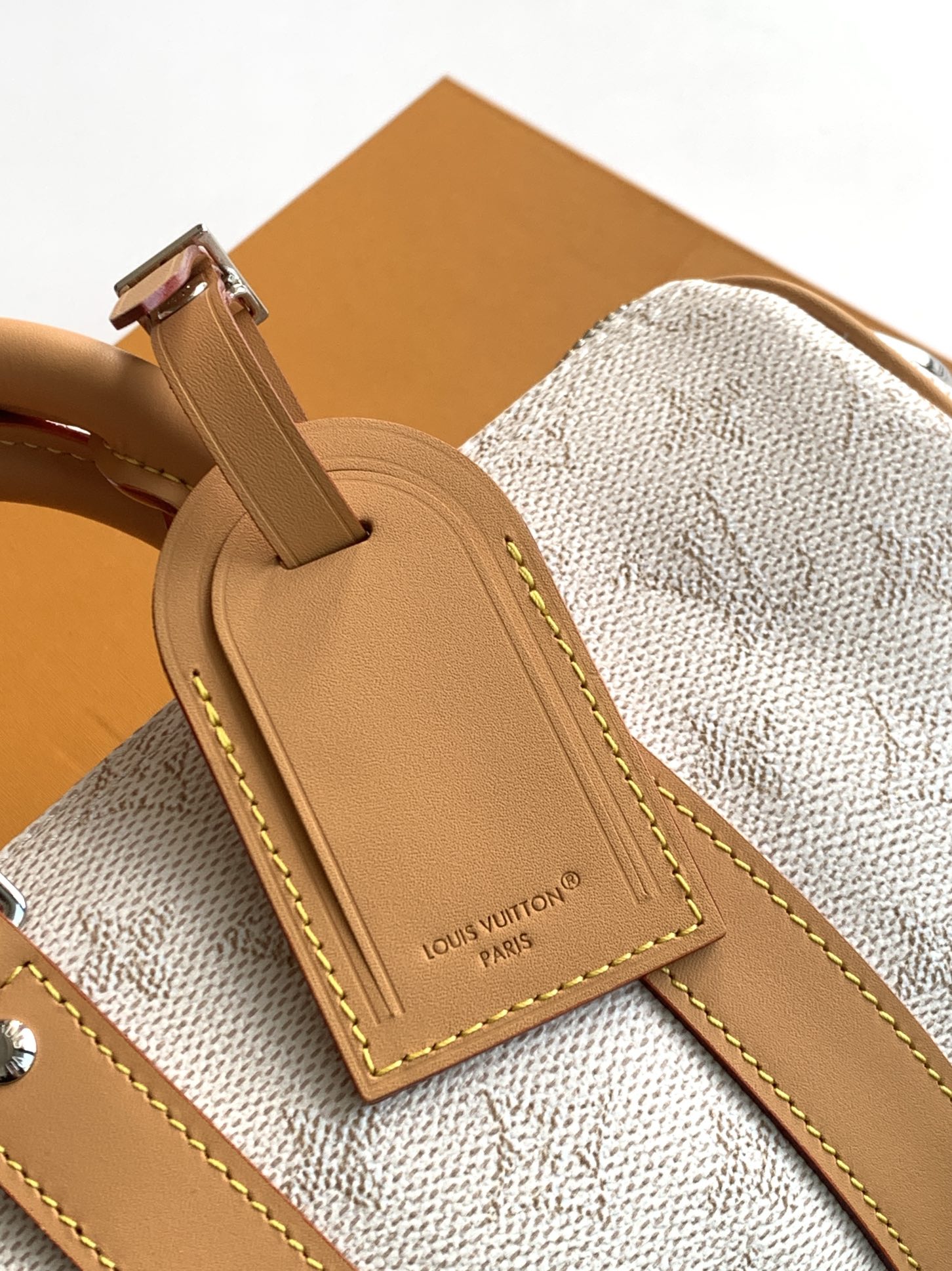 Louis Vuitton M27161 变码芯片163C 本款 Keepall Bandoulière 25 手袋浓缩 Keepall 旅行袋设计