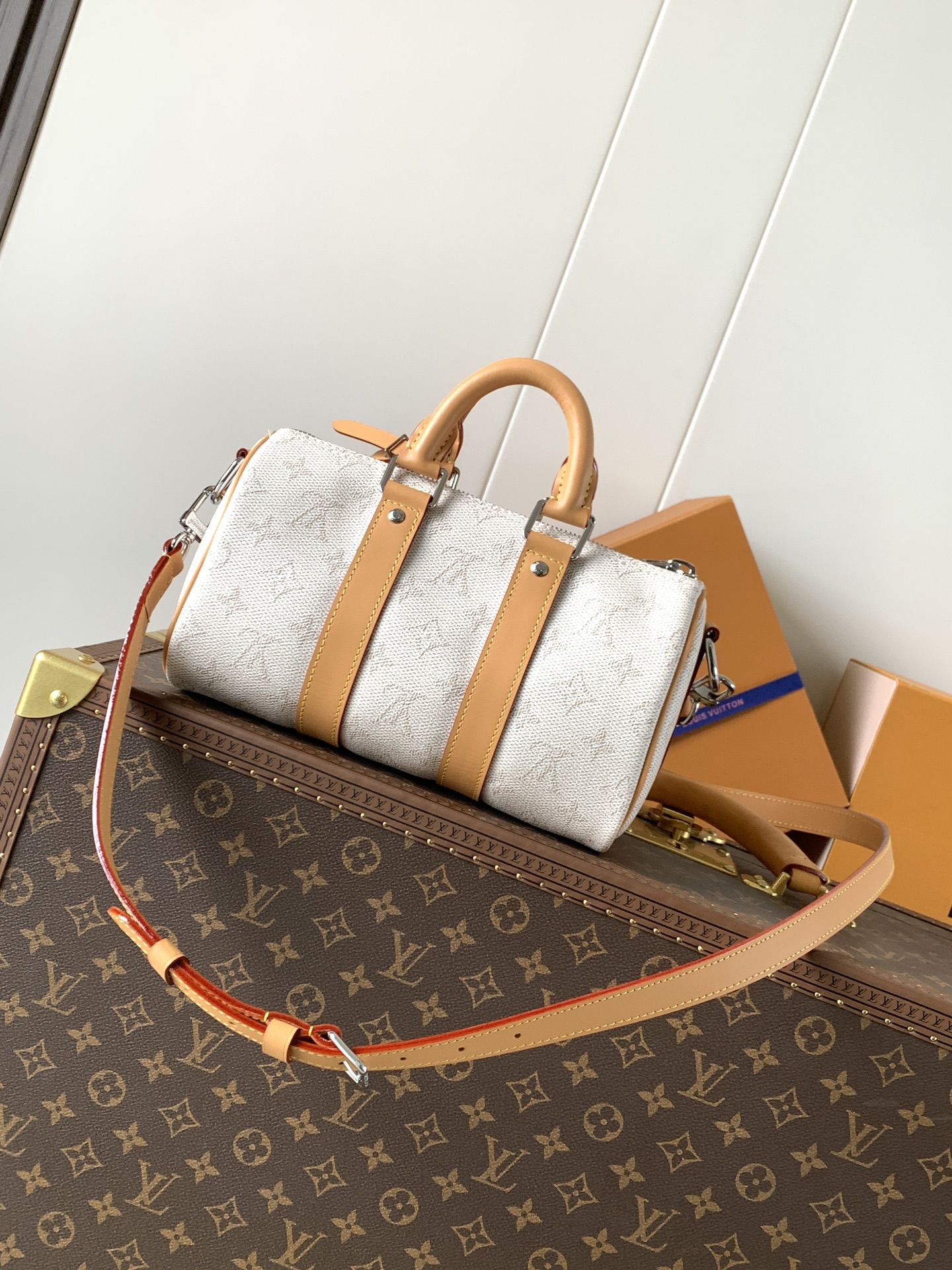 Louis Vuitton M27161 变码芯片163C 本款 Keepall Bandoulière 25 手袋浓缩 Keepall 旅行袋设计