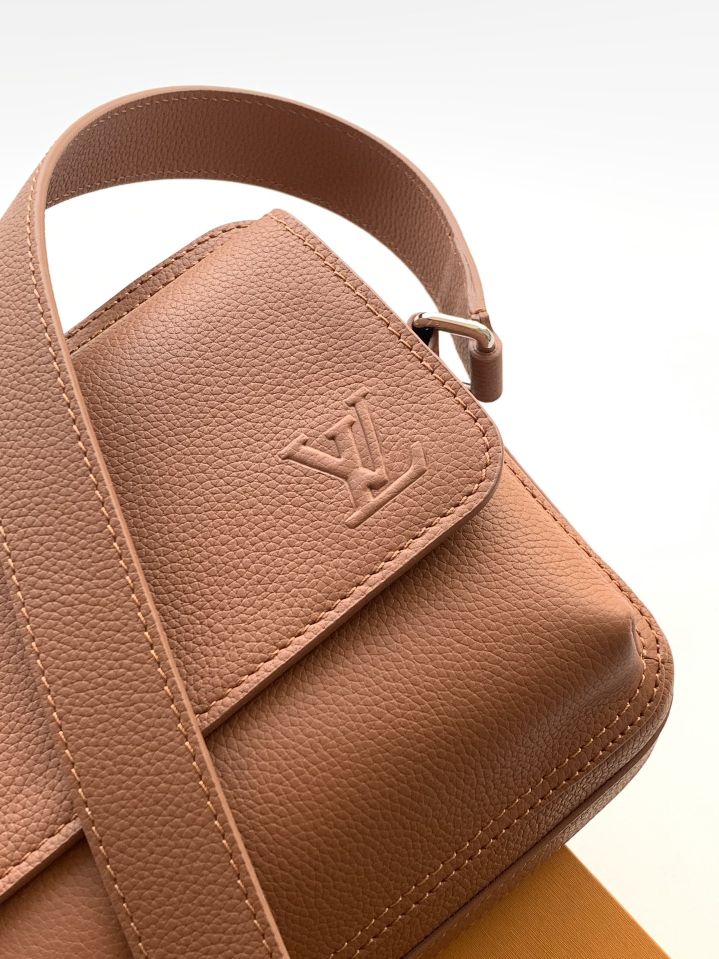 Louis Vuitton M25981棕色 变码芯片163C