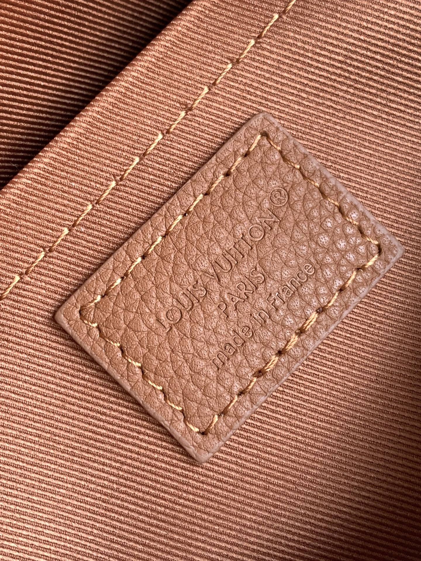 Louis Vuitton M25981棕色 变码芯片163C