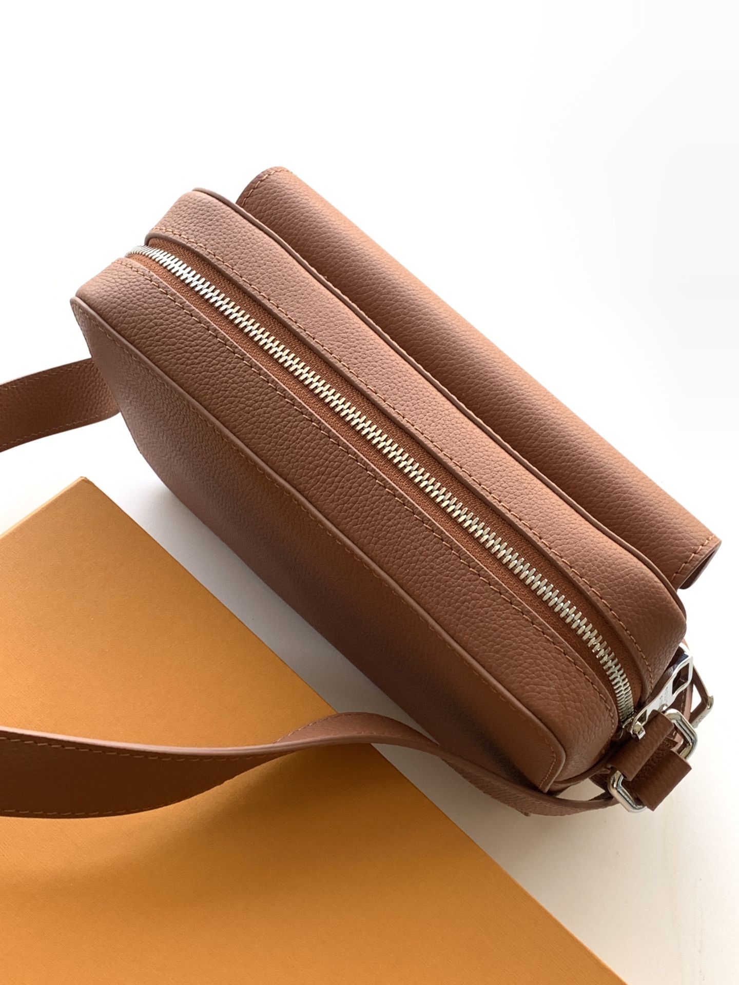 Louis Vuitton M25981棕色 变码芯片163C