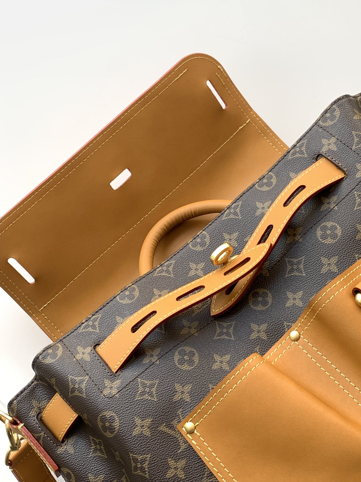 Louis Vuitton M25989 变码芯片163C 本款Steamer 30手袋出自Pharrel Williams之手