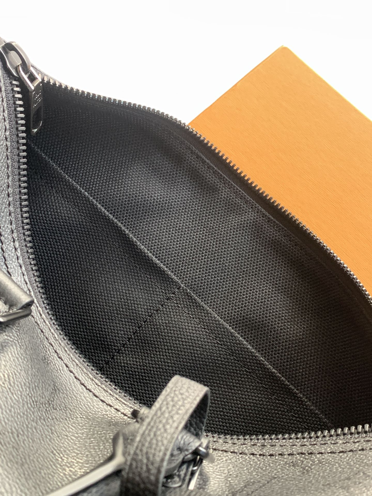 Louis Vuitton M28370 变码芯片163C