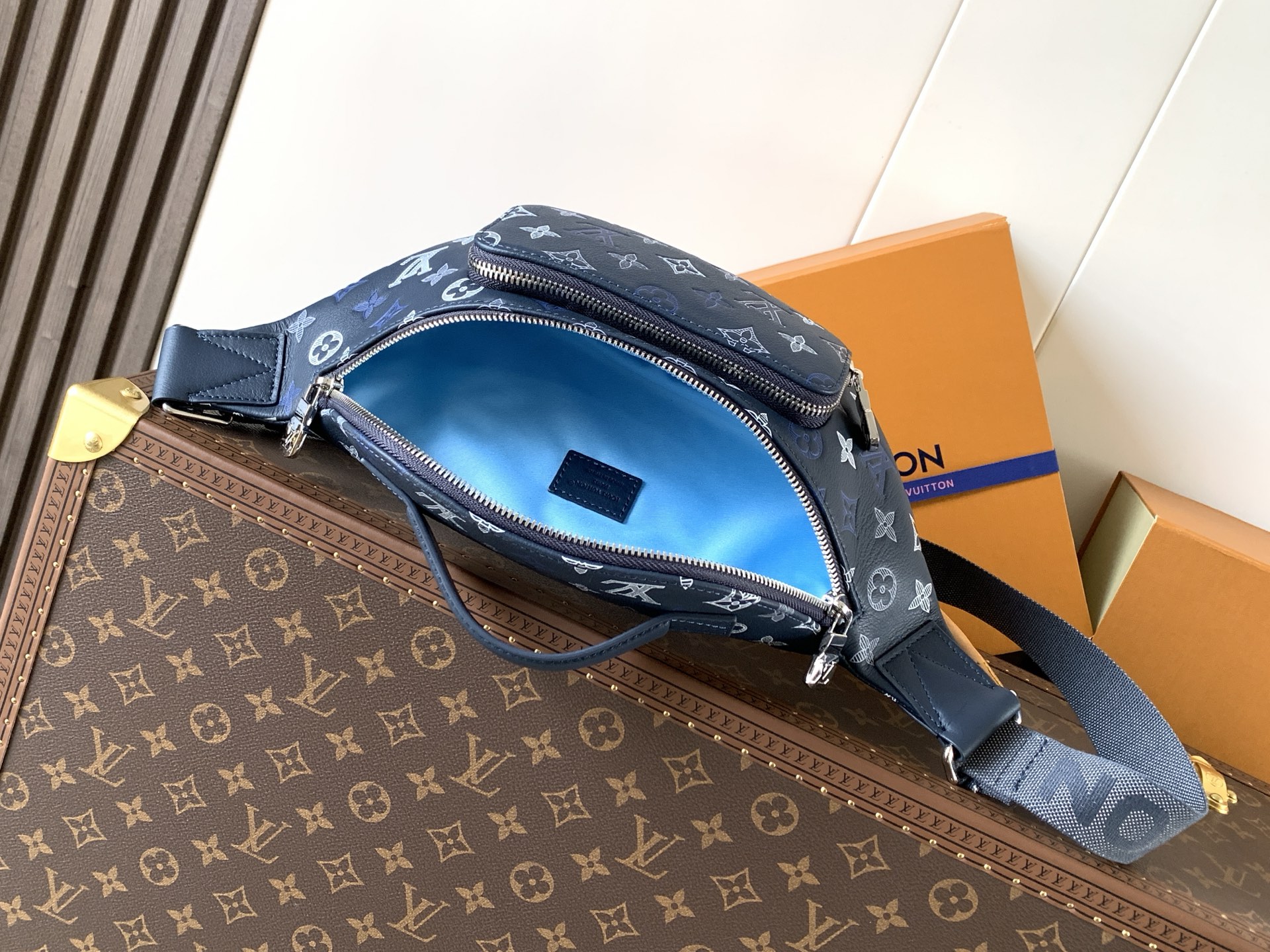 Louis Vuitton M28619蓝色丝印 变码芯片163C