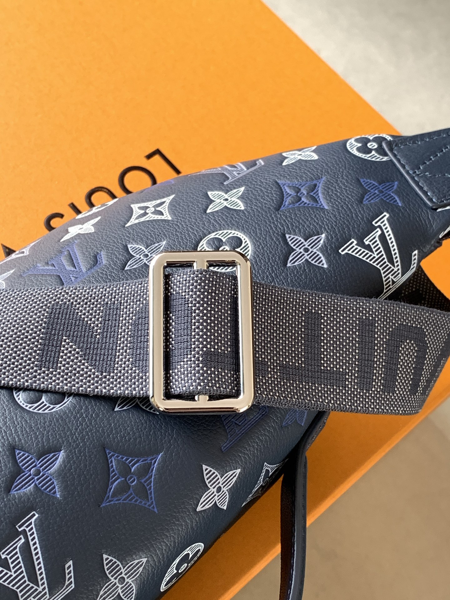 Louis Vuitton M28619蓝色丝印 变码芯片163C