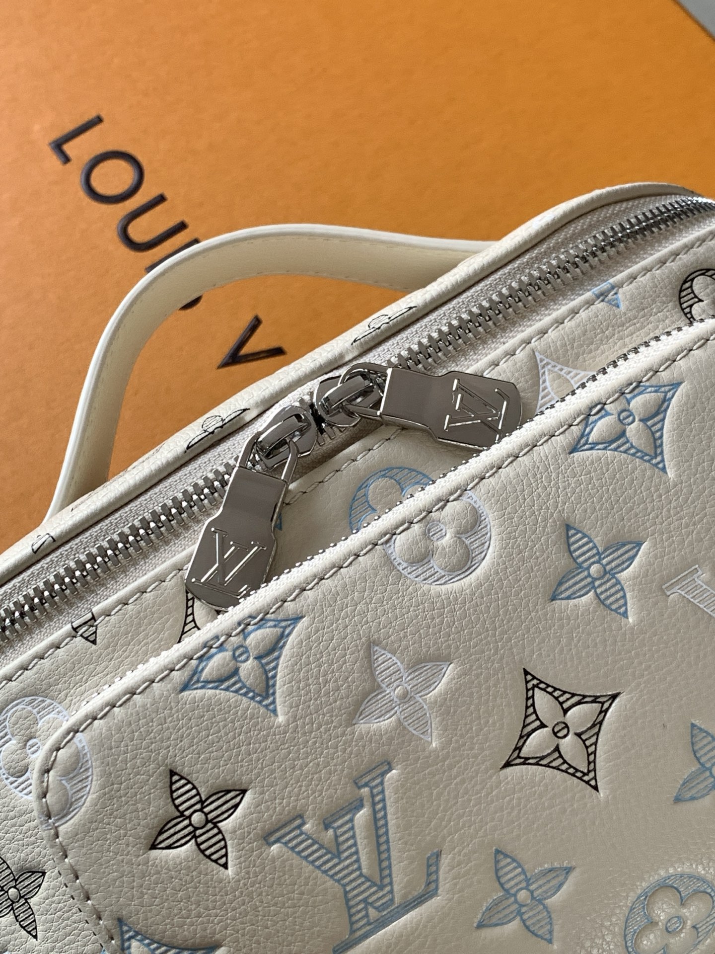 Louis Vuitton M28619白色丝印 变码芯片163C