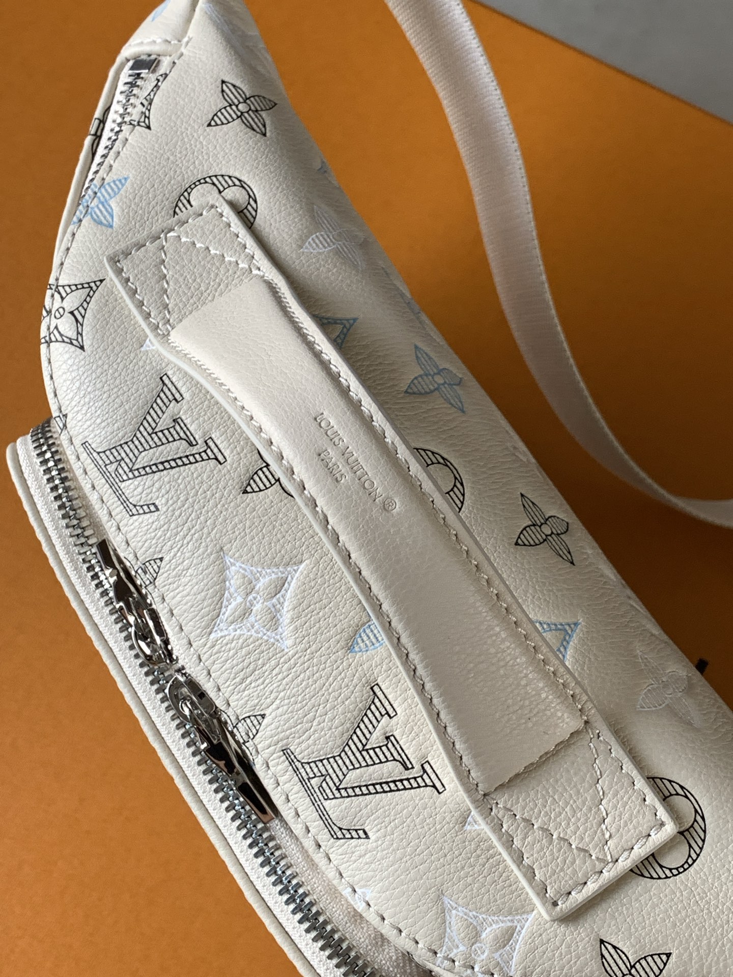 Louis Vuitton M28619白色丝印 变码芯片163C