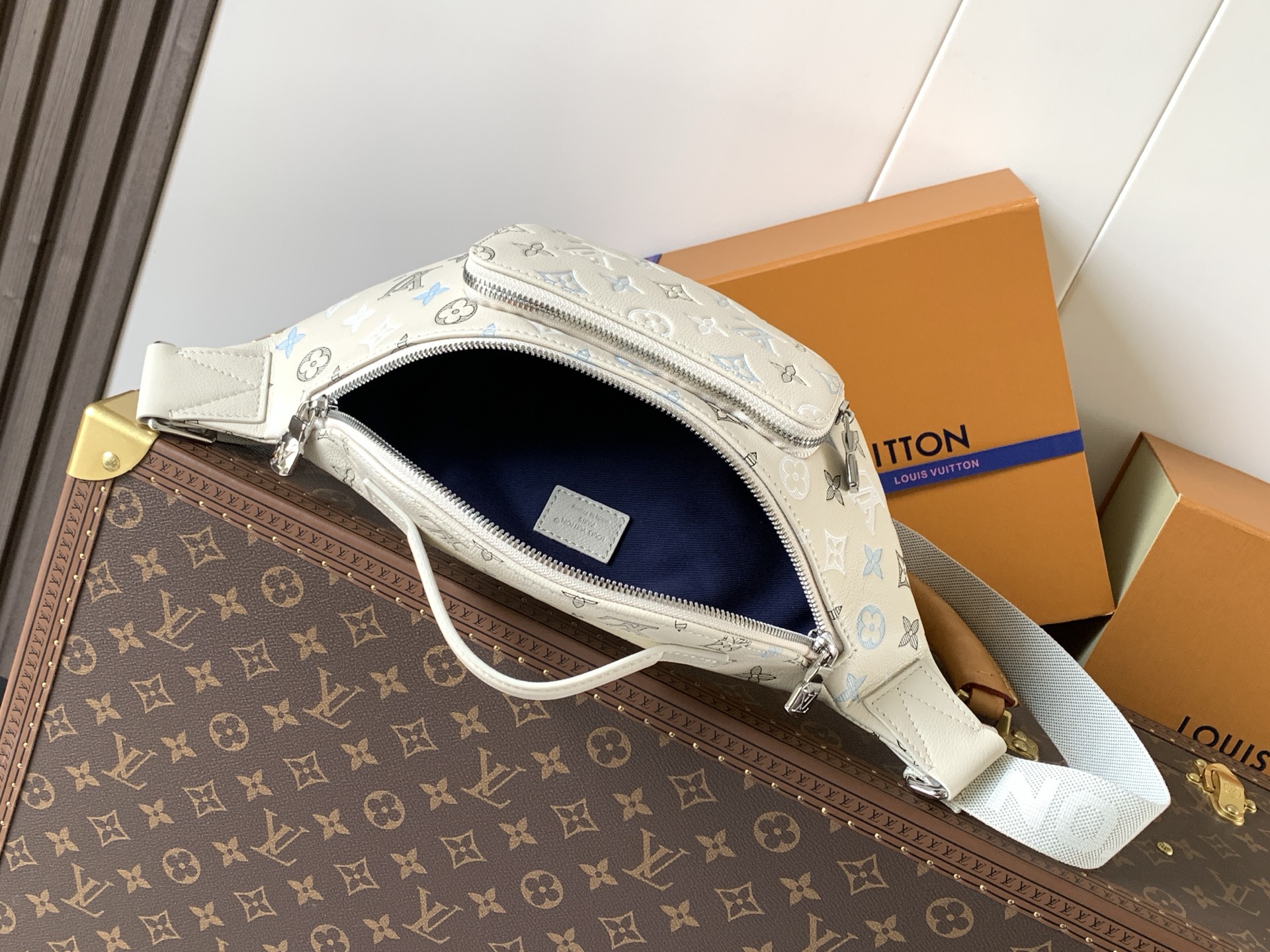 Louis Vuitton M28619白色丝印 变码芯片163C