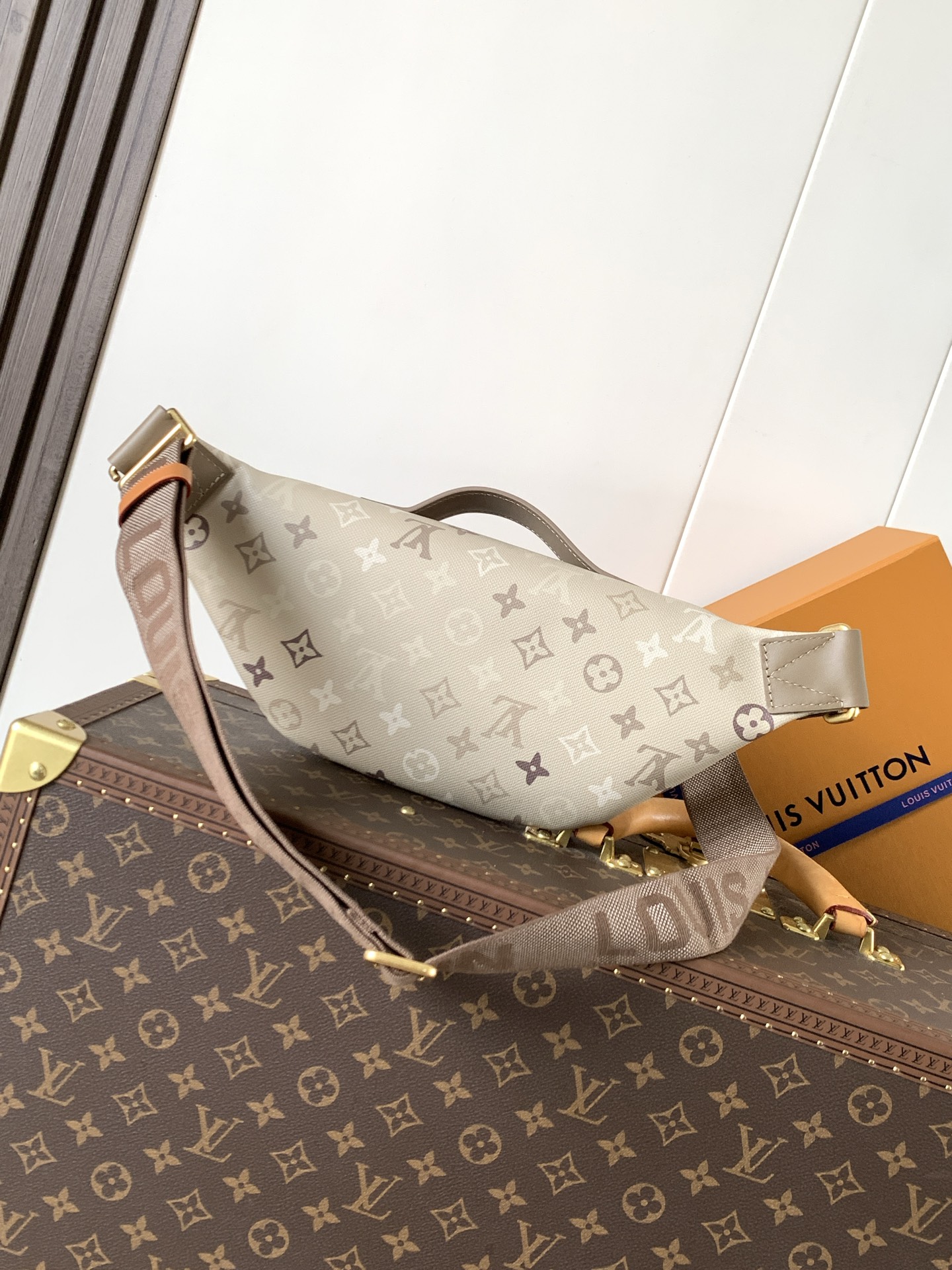 Ремень Louis Vuitton с монограммой