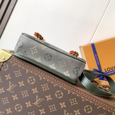 M26969绿色 顶级原单 变码芯片163C 本款 Satchel 迷你手袋取材 Monogram Surplus 帆布 M26969绿色 顶级原单 变码芯片163C 本款 Satchel 迷你手袋取材 Monogram Surplus 帆布
