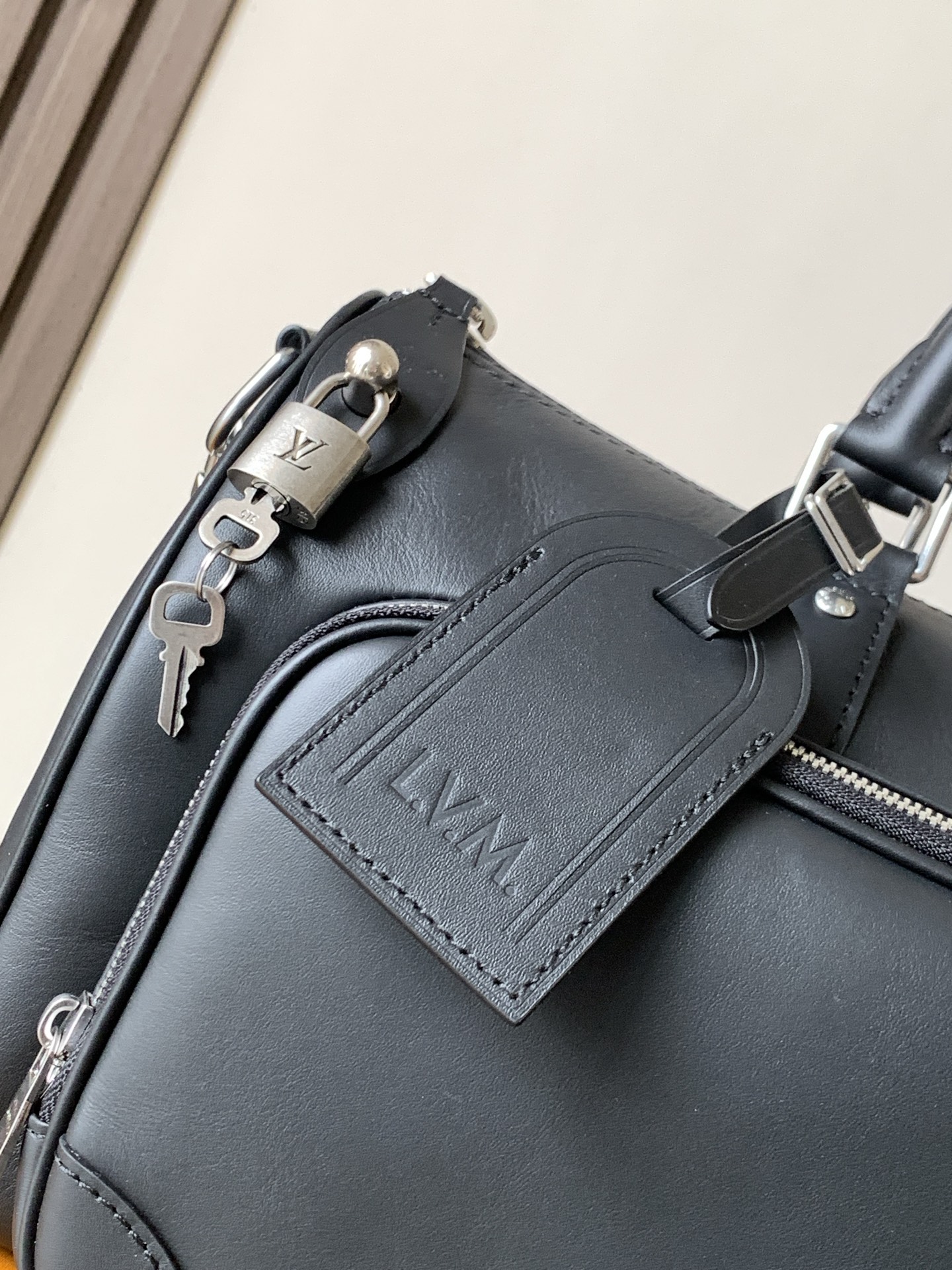 M28100棕色全皮M28100黑色全皮 顶级原单 变码芯片163C 本款 Keepall Cargo Bandouli