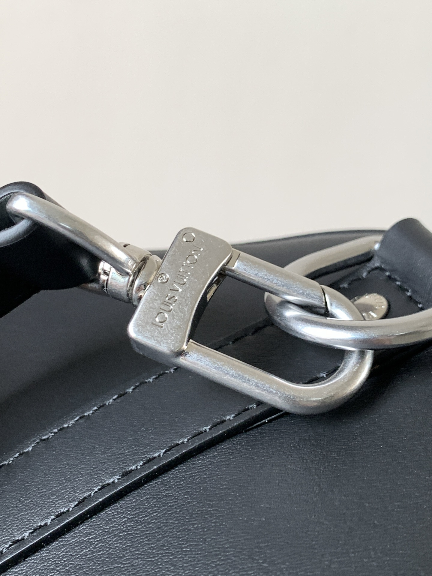 M28100棕色全皮M28100黑色全皮 顶级原单 变码芯片163C 本款 Keepall Cargo Bandouli