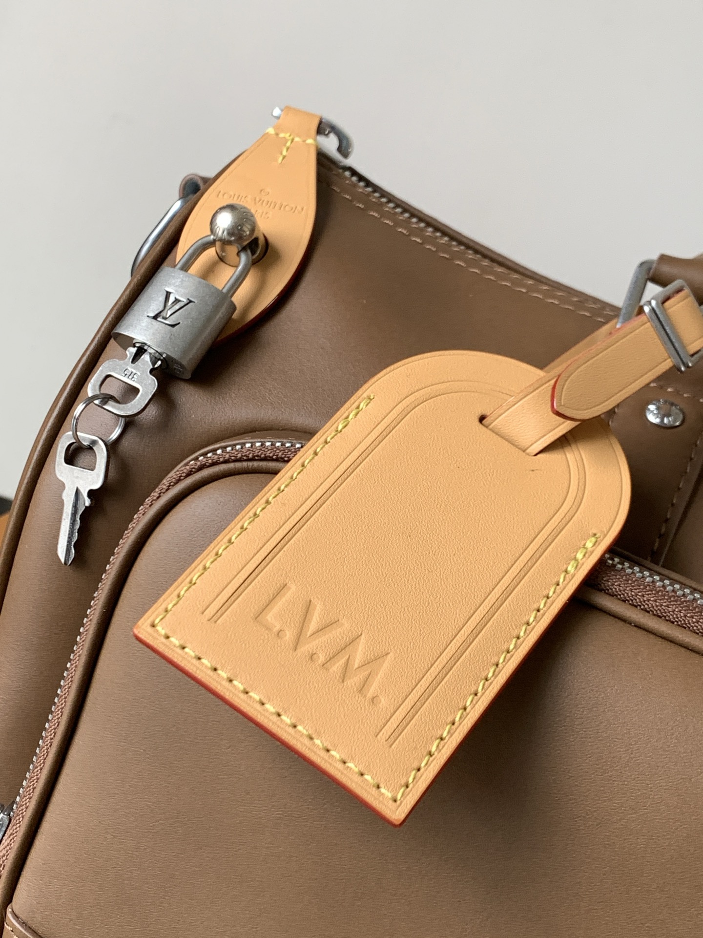 M28100棕色全皮M28100黑色全皮 顶级原单 变码芯片163C 本款 Keepall Cargo Bandouli