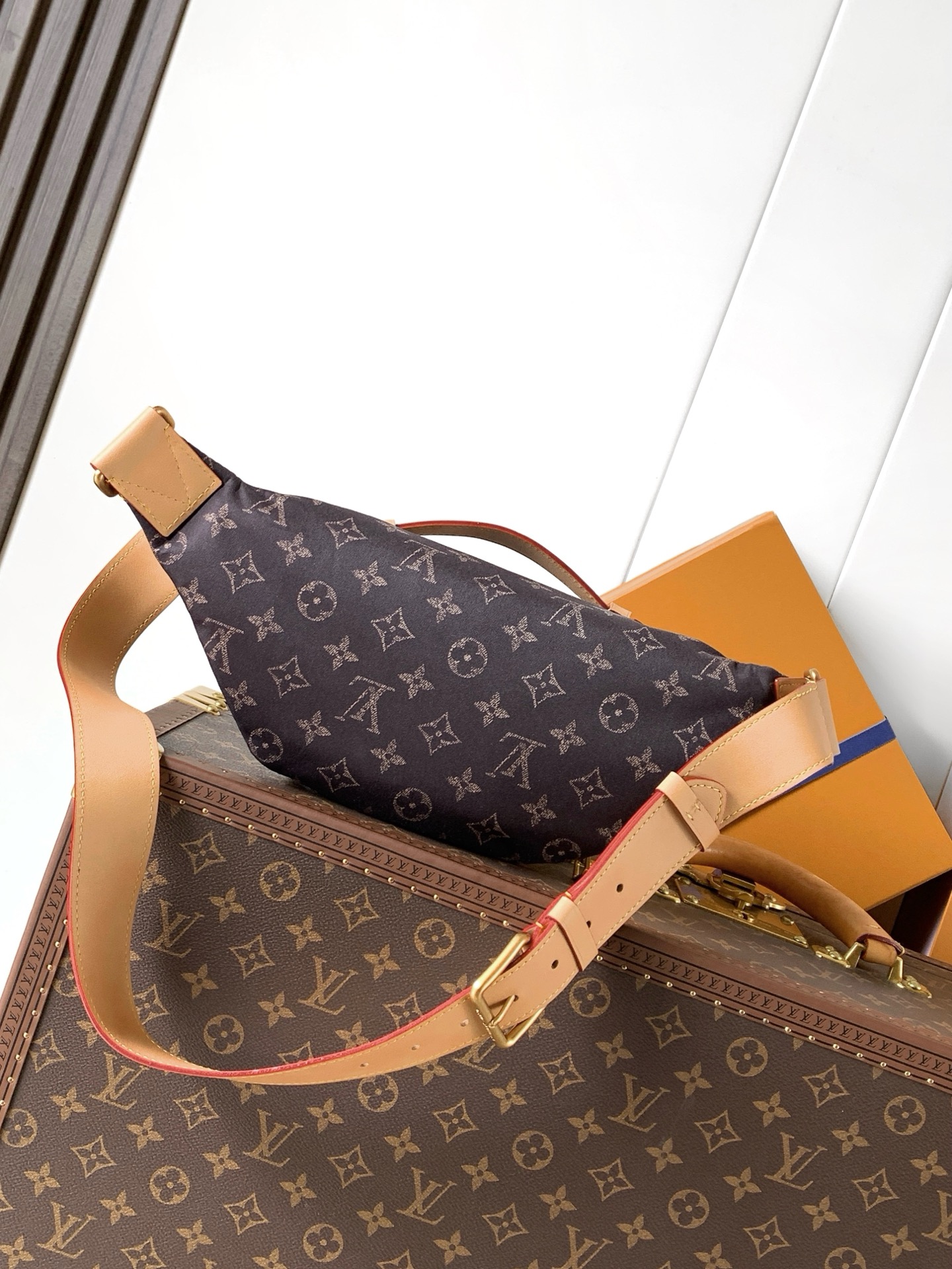 Louis Vuitton Monogram Zip Belt Bag