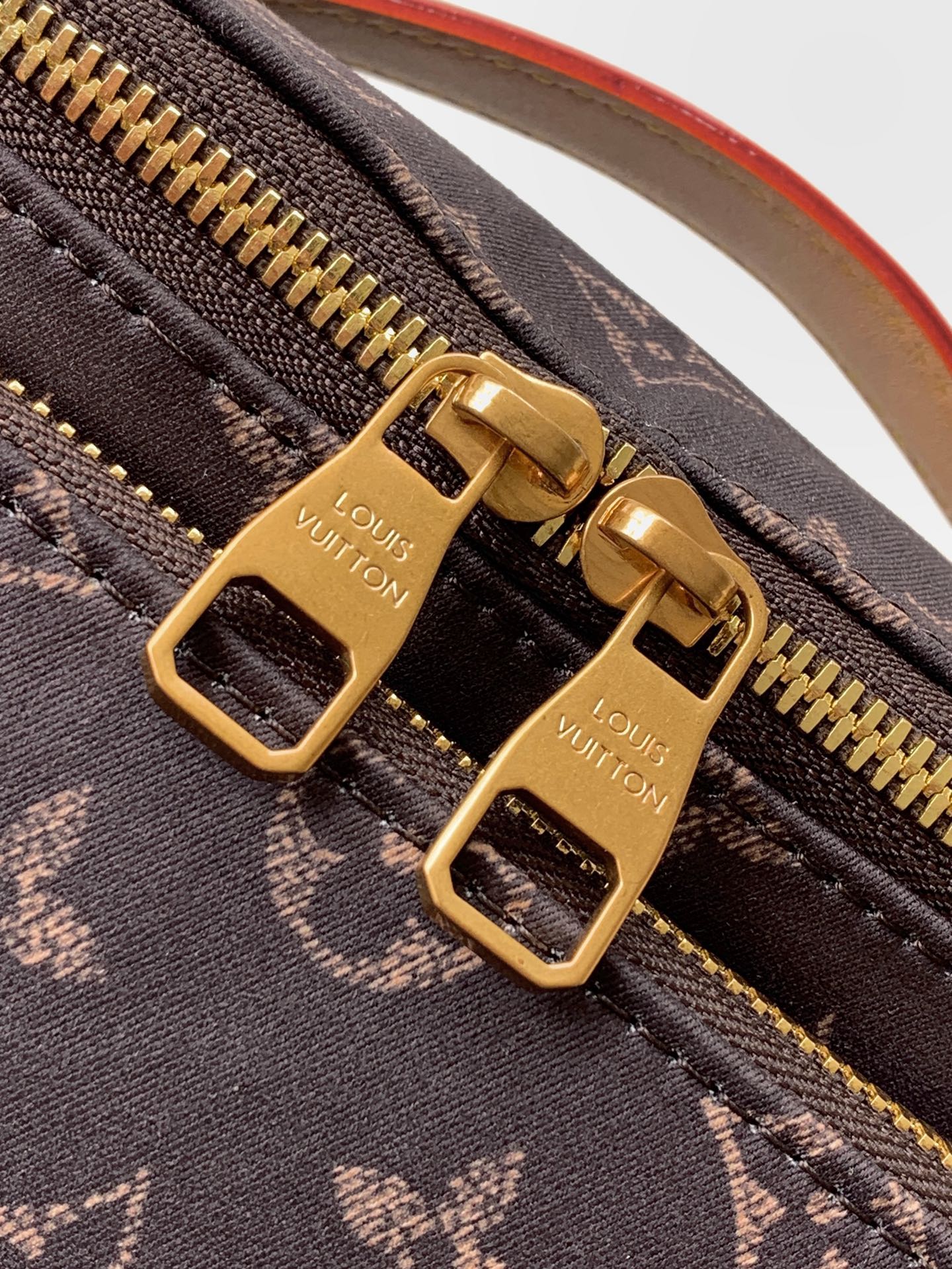 Louis Vuitton Monogram Zip Belt Bag