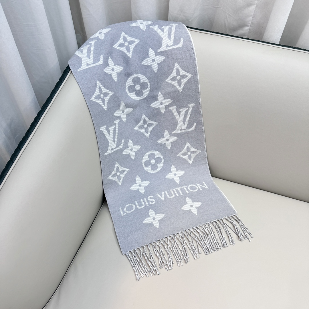 Louis Vuitton Haute Couture Silk Twill Scarf Shawl Ref.1A957A9E 6