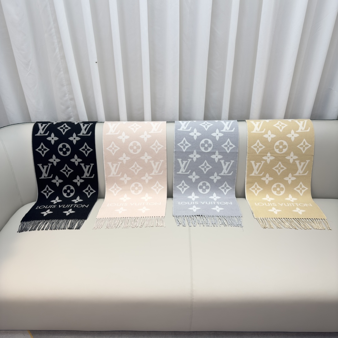 Louis Vuitton Haute Couture Silk Twill Scarf Shawl Ref.1A957A9E 2