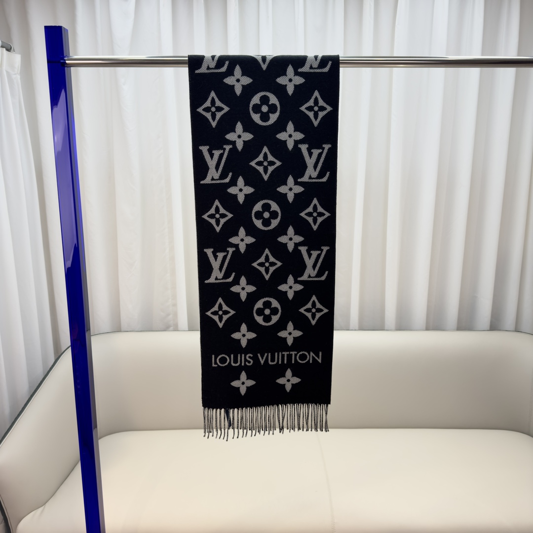 Louis Vuitton Haute Couture Silk Twill Scarf Shawl Ref.1A957A9E 8