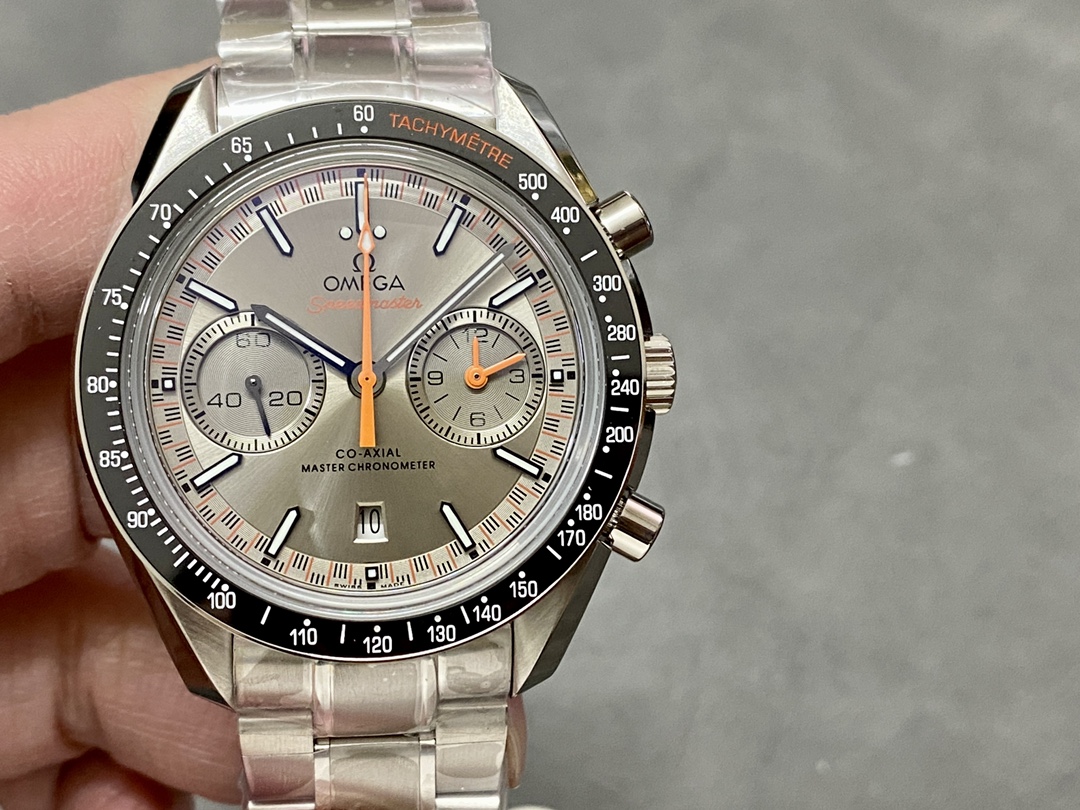 NO:144762,Omega Speedmaster Series Racing Chronograph 44.25mm Master Chronograph Model 329.30.44.51.04.001 In 1957, Omega launched the [Speedmaster Series] designed for racing, which is also known as the 