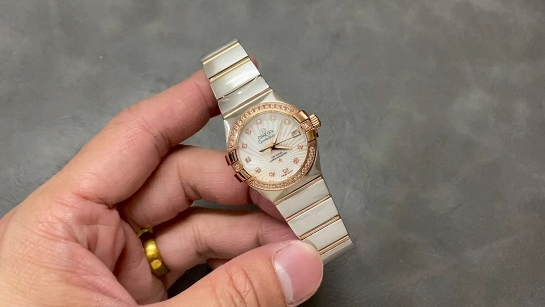 OMEGA Orologio da Polso Bianco Con diamanti