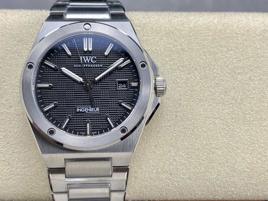 IWC Ingenieur in linea
 Orologio da Polso Vendite online
 Blu 2824 Movement