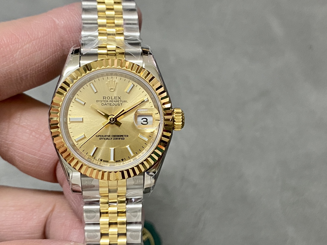 High-End Designer
 Rolex Datejust Watch
