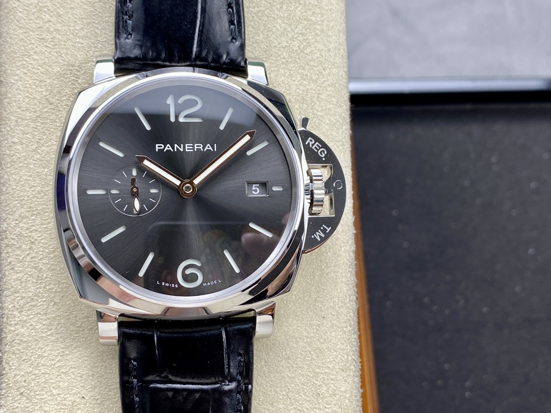 NO:145719,Vs Panerai pam model P. movement 42mm dense bottom,19860909Vs 沛纳海pam型号 P.机芯 42mm密底,,Watch