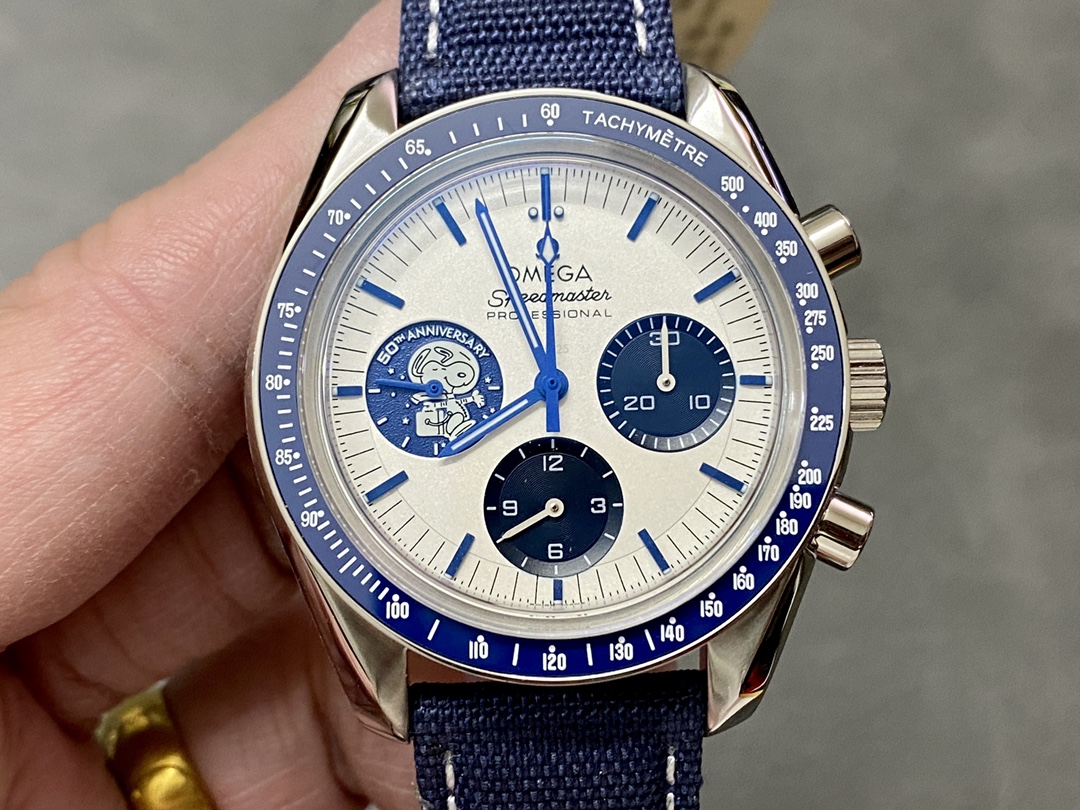 NO:145682,OS true function Omega Snoopy anniversary The back cover rocket can rotate after the timing is opened The earth can move. The synchronous counter function, omega19860909OS 真功能 欧米茄 史努比周年 计时打开之后后盖火箭能转动 地球一直能动的 同步专柜功能,,omega,Watch