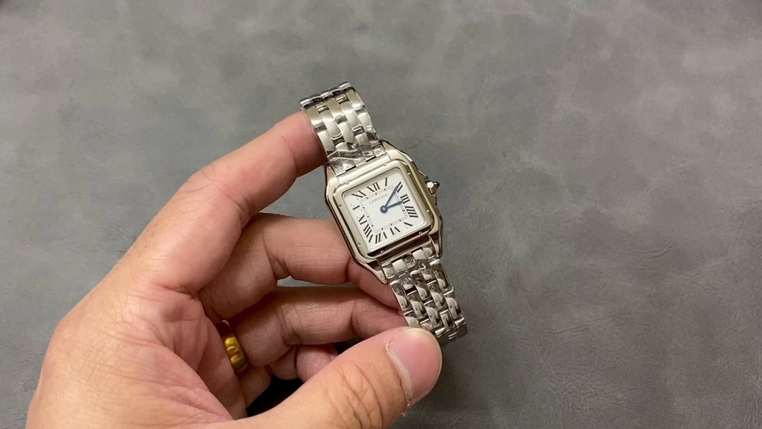 AF Cartier Cheetah petit 22mm, moyen 27mm, mouvement quartz