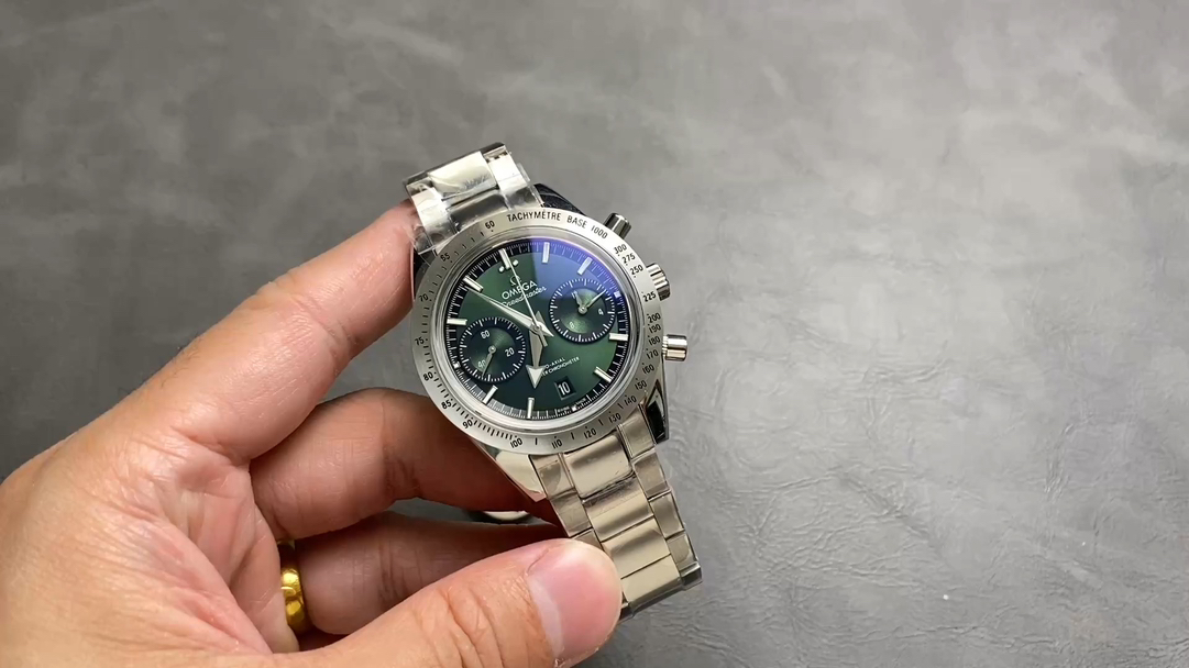OMEGA Speedmaster Green Dial Stainless Steel Men's Watch 311.92.44.51.99.001