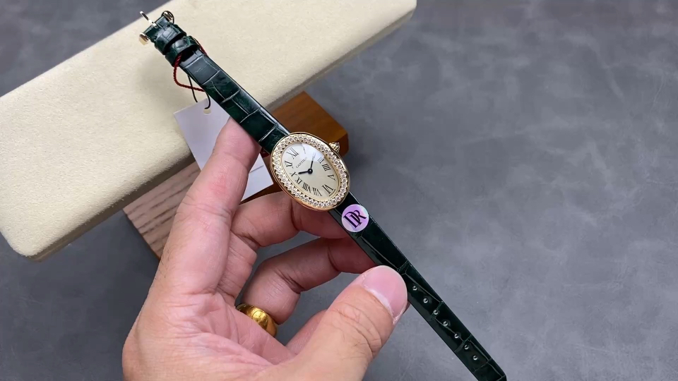 Cartier Baignoire Ladies Watch, Oval Gold Case with Diamond and Green Leather