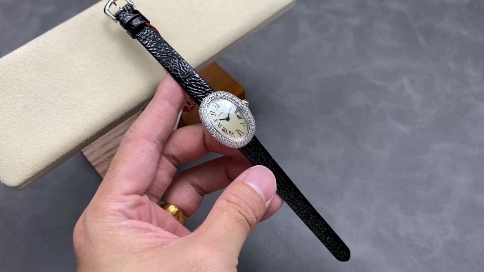 Cartier Baignoire Series Women's Watch, Quartz Movement, Leather Band,31.4*23mm