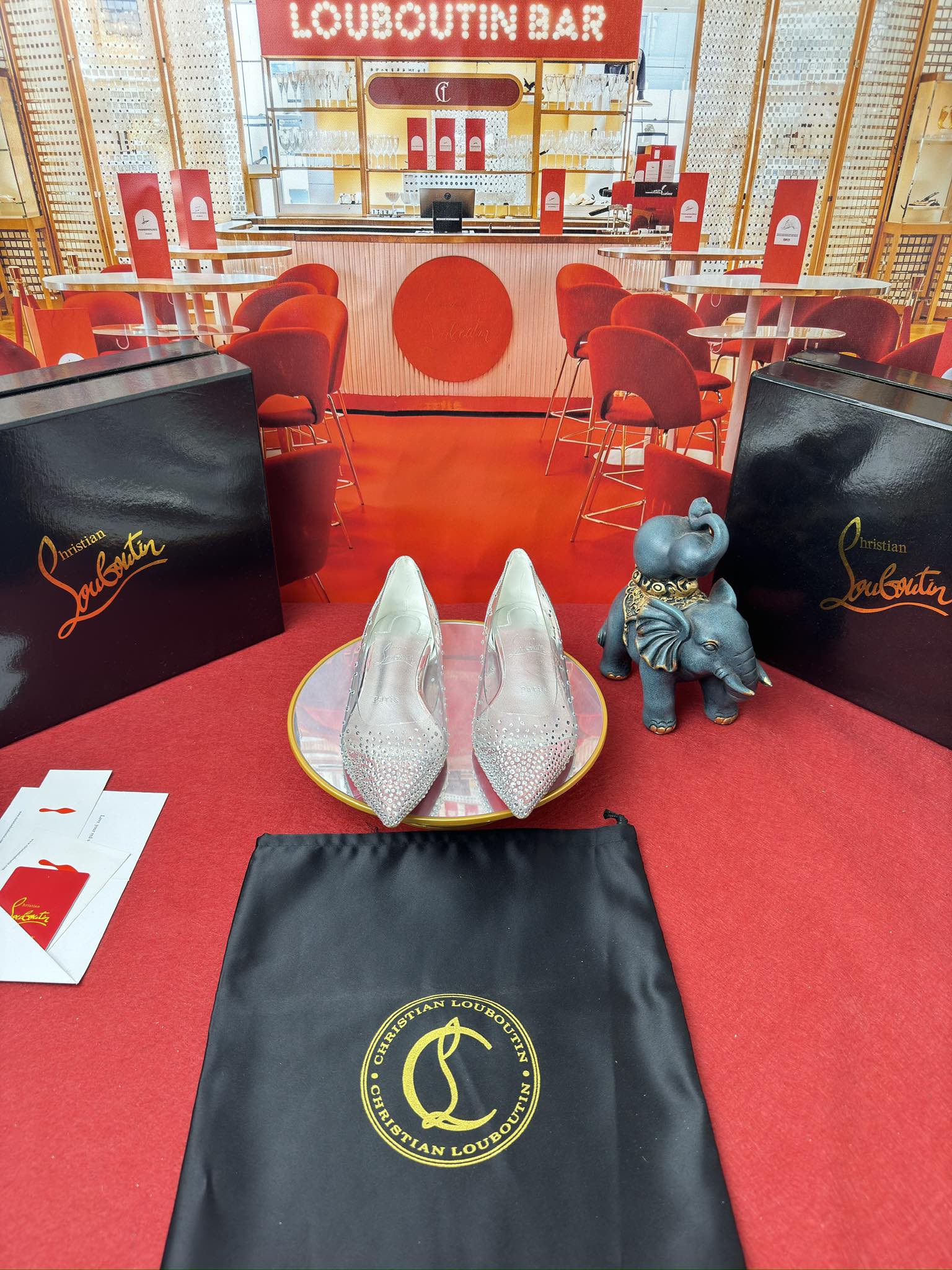 NO:166283,Film diamond series RMB Size34-44 (34.40.41.42.43.44 half-size custom made without return) Colourmany colour Heel flat sole-6.5-8.5-10-12 imported film on the upper The inner lining is made of Italian imported mixed sheepskin inner lining outsole original Italian imported AR1 top leather outsole, high heels, manolo blahnik, christian louboutin, high heels, sheepskin, Leather soles19860909胶片钻系列 RMB Size34-44(34.40.41.42.43.44半码定做不退换) Colourmany colour Heel平底-6.5-8.5-10-12 鞋面进口胶片 内里采用意大利进口混种羊皮内里 大底原版意大利进口AR1顶级真皮大底,高跟鞋,manolo blahnik,christian louboutin,high heels,sheepskin,Leather soles,Women's Shoes