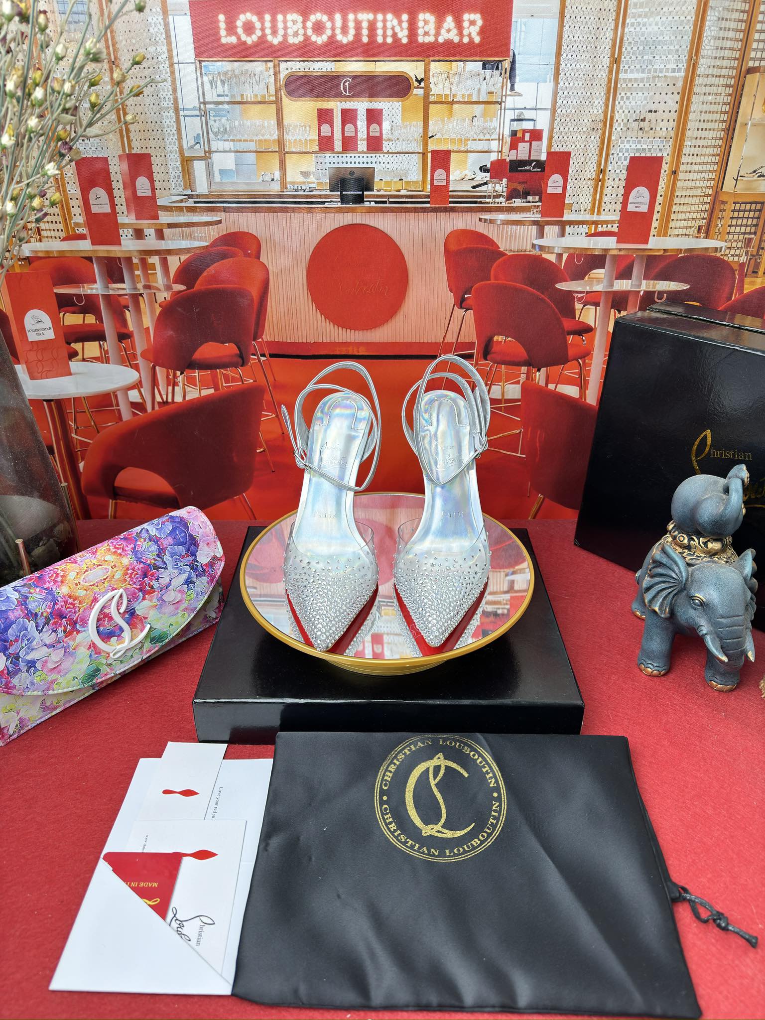 NO:166262,Film diamond sandal series RMB Size34-44 (34.40.41.42.43.44 half-size custom made without return) Colour Fantasy Silver Heel10 cm upper imported film The inner lining is made of Italian imported mixed sheepskin inner lining, outsole original Italian imported AR1 top-grade genuine leather sole, high heels, manolo blahnik, christian louboutin, sandals, high heels, sheepskin, Leather soles19860909胶片钻凉鞋系列 RMB Size34-44(34.40.41.42.43.44半码定做不退换) Colour幻彩银 Heel10 cm 鞋面进口胶片 内里采用意大利进口混种羊皮内里 大底原版意大利进口AR1顶级真皮大底,高跟鞋,manolo blahnik,christian louboutin,sandals,high heels,sheepskin,Leather soles,Women's Shoes