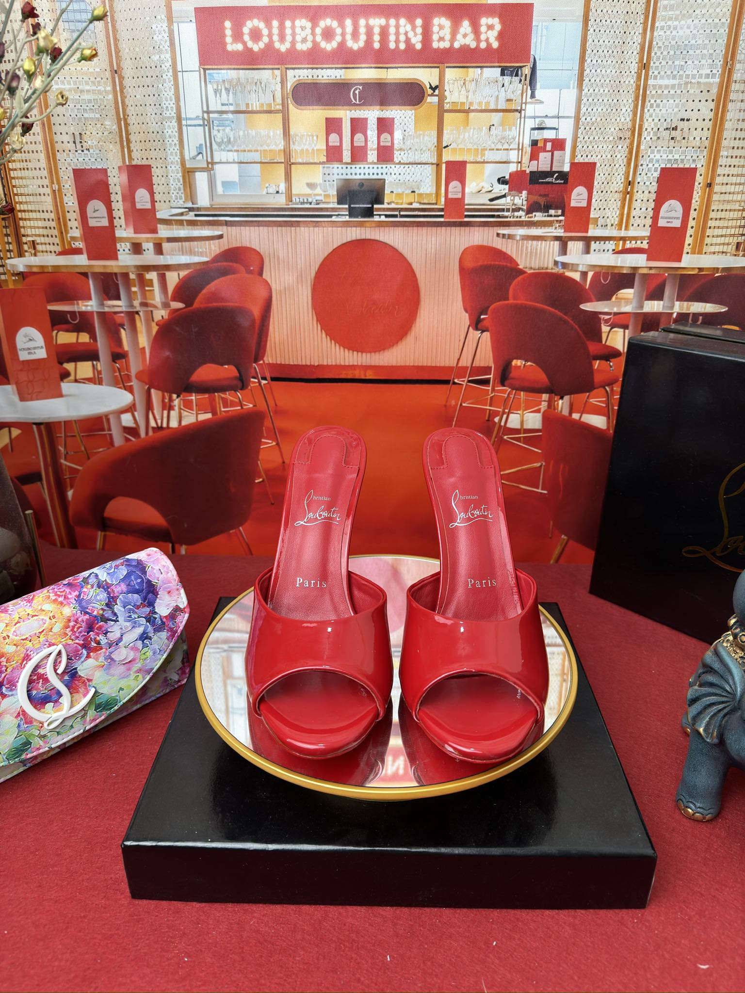 NO:166272,Fish mouth slippers w. RMB Size34-44 (34.40.41.42.43.44 half size custom made without return) Colour has many colors Heel8.5-10 imported patent leather upper, the inner lining is made of Italian imported mixed sheepskin inner lining, outsole original Italian imported AR1 top leather outsole, high heels, manolo blahnik, christian louboutin, high heels, slippers, sheepskin, Leather soles19860909鱼嘴拖鞋w.  RMB Size34-44(34.40.41.42.43.44半码定做不退换) Colour颜色多多 Heel8.5-10 鞋面进口漆皮 内里采用意大利进口混种羊皮内里 大底原版意大利进口AR1顶级真皮大底,高跟鞋,manolo blahnik,christian louboutin,high heels,slippers,sheepskin,Leather soles,Women's Shoes