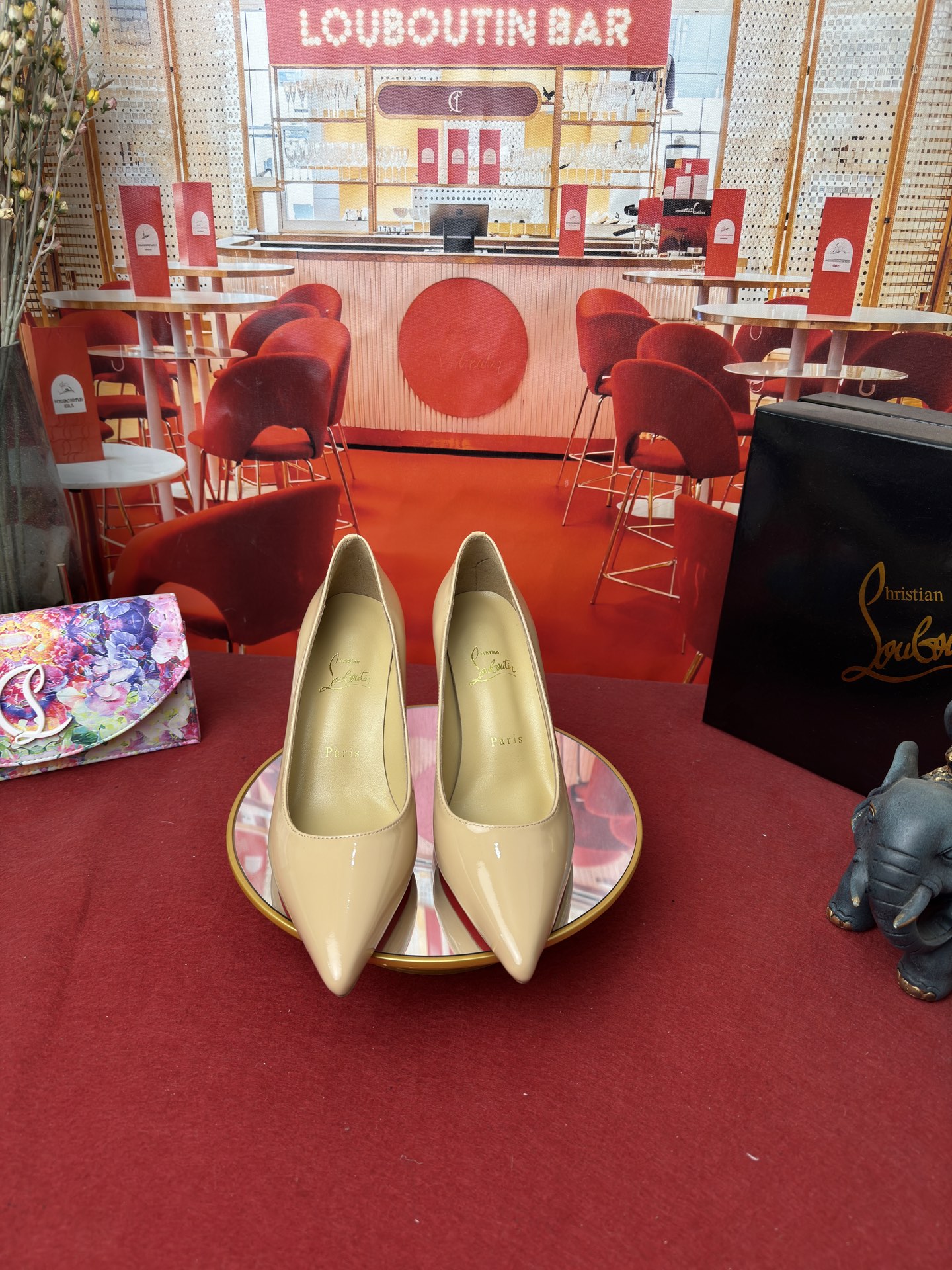 NO:816718,Patent leather shoes RMB Size34-44 (34.40.41.42.43.44 half size customization is non-returnable) Color Many colors Heel8.5-10 The upper is imported patent leather The lining is made of mixed sheepskin lining imported from Italy The original outsole is imported from Italy AR1 top genuine leather outsole, high heels, christian louboutin, high heels, sheepskin, Leather soles19860909漆皮单鞋 RMB Size34-44(34.40.41.42.43.44半码定做不退换) Colour颜色多多 Heel8.5-10 鞋面进口漆皮 内里采用意大利进口混种羊皮内里 大底原版意大利进口AR1顶级真皮大底,高跟鞋,christian louboutin,high heels,sheepskin,Leather soles,Women's Shoes